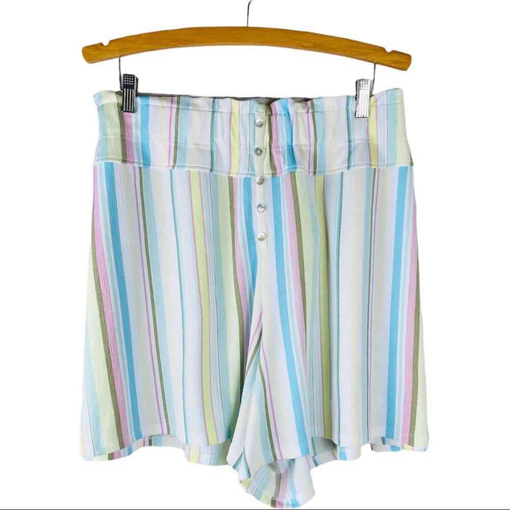 NWT Cato white blue pink stripe stretchy high waist button lightweight shorts 22